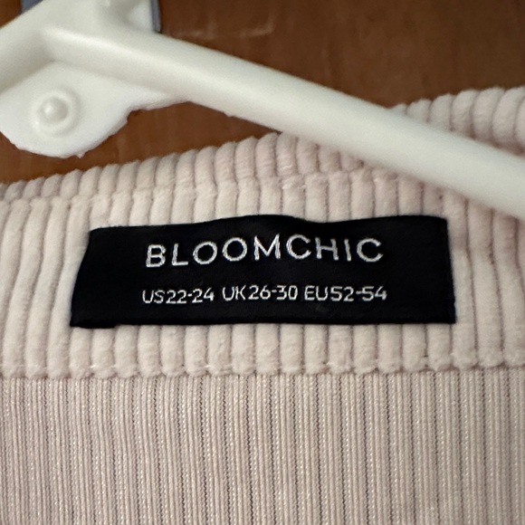 BloomChic Light Beige jacket - Picture 2 of 4